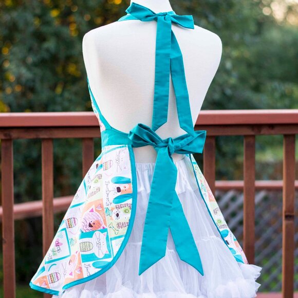 Cats & Dogs Handmade 50's Style Pin-up apron - One of a kind! - Picture 2 of 5